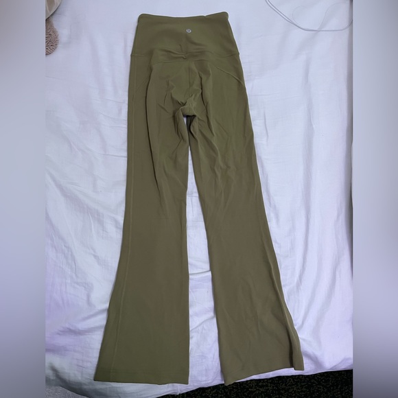 Lululemon green flared leggings - Picture 4 of 4